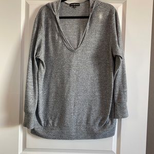 Sweatshirt w/ hoodie